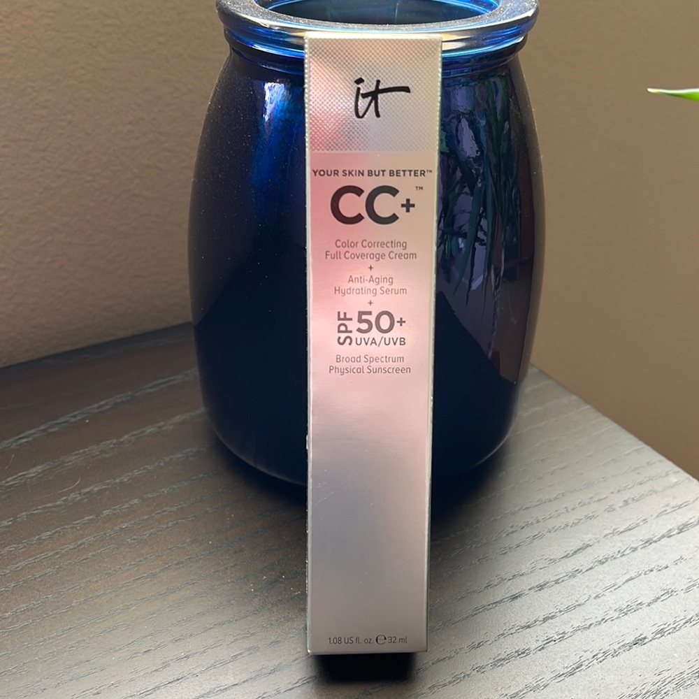 New! IT cosmetics CC+ Color Correcting Full Coverage Cream & Anti Aging Serum.